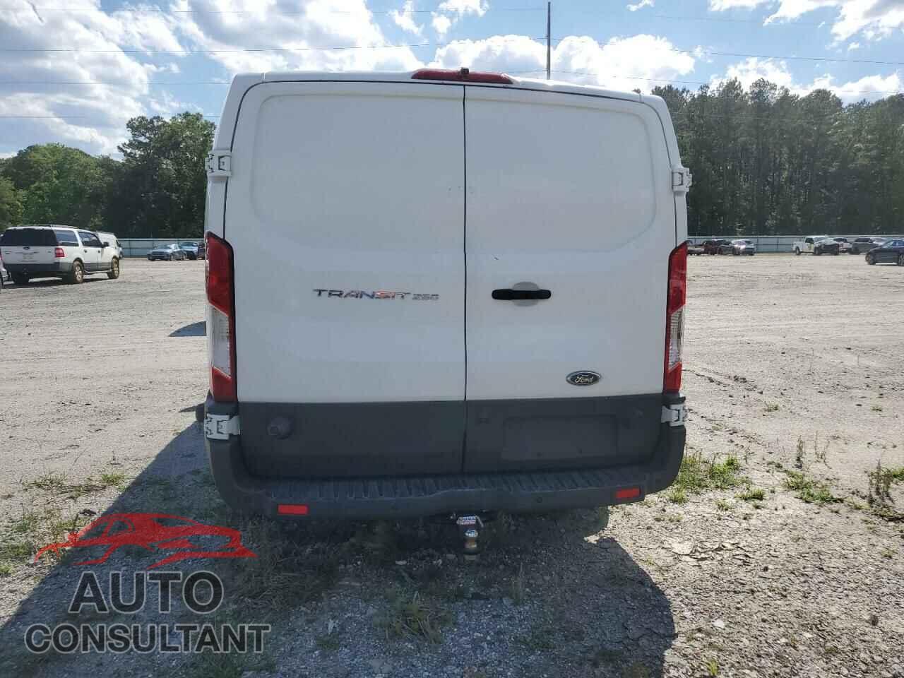 FORD TRANSIT 2017 - 1FTYR2YM7HKB51963