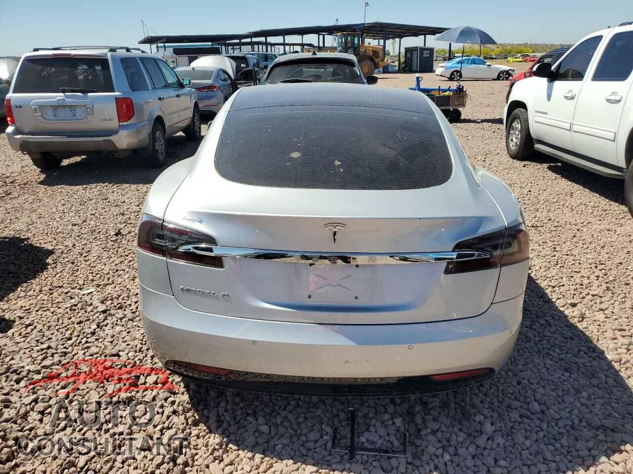 TESLA MODEL S 2018 - 5YJSA1E20JF260648