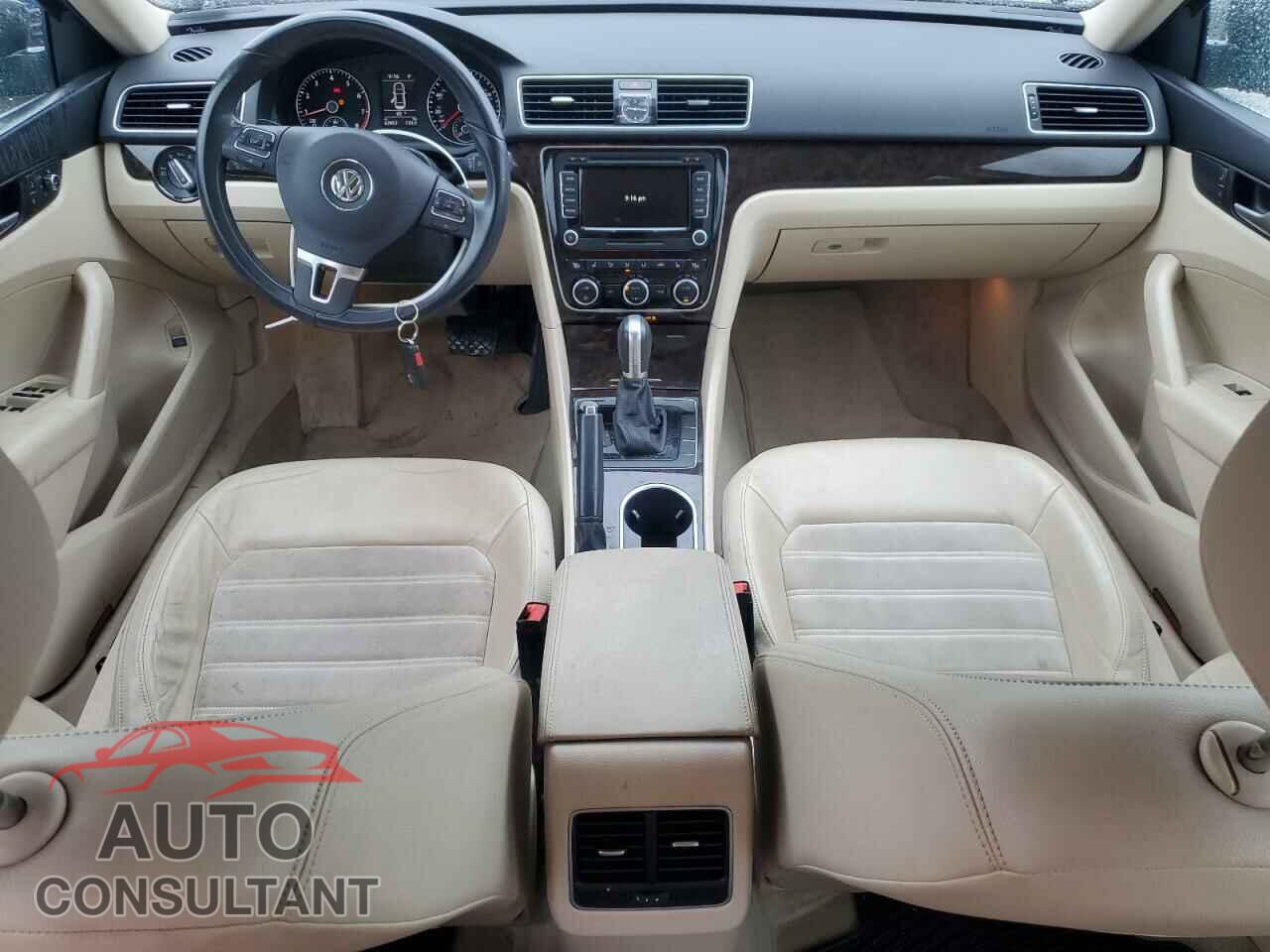 VOLKSWAGEN PASSAT 2015 - 1VWCM7A31FC083865
