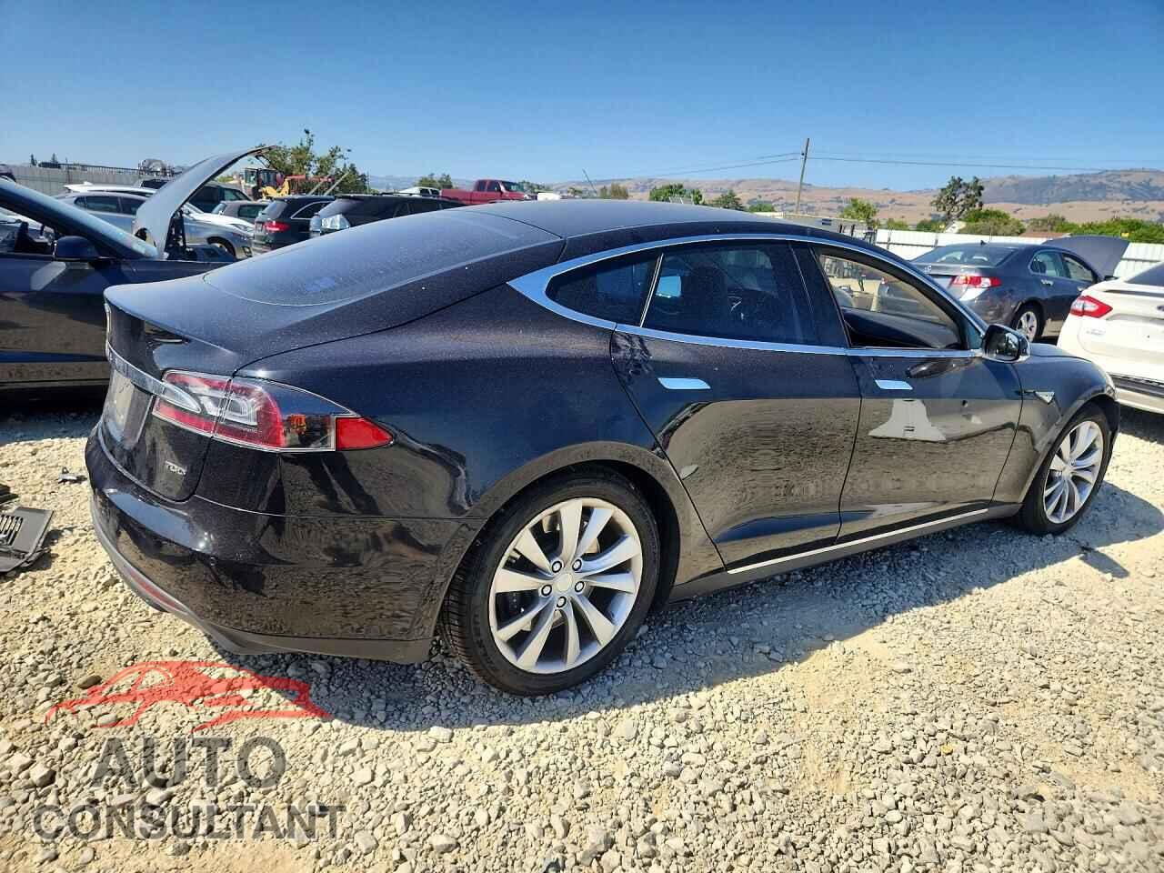 TESLA MODEL S 2015 - 5YJSA1S23FF082729