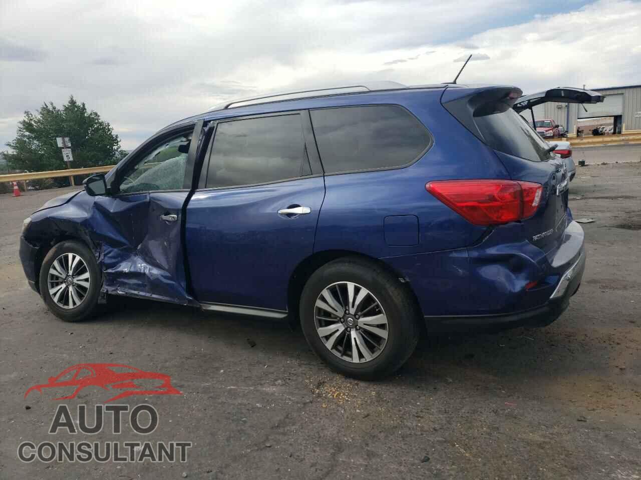 NISSAN PATHFINDER 2017 - 5N1DR2MN2HC681745