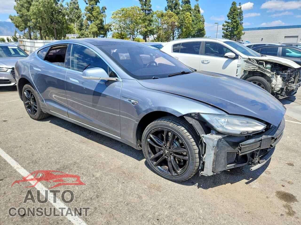 TESLA MODEL S 2013 - 5YJSA1CN2DFP08552