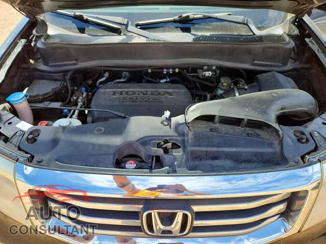 HONDA PILOT 2013 - 5FNYF3H25DB032121