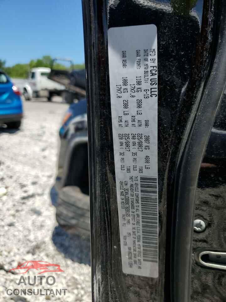 JEEP COMPASS 2019 - 3C4NJDBB8KT828165