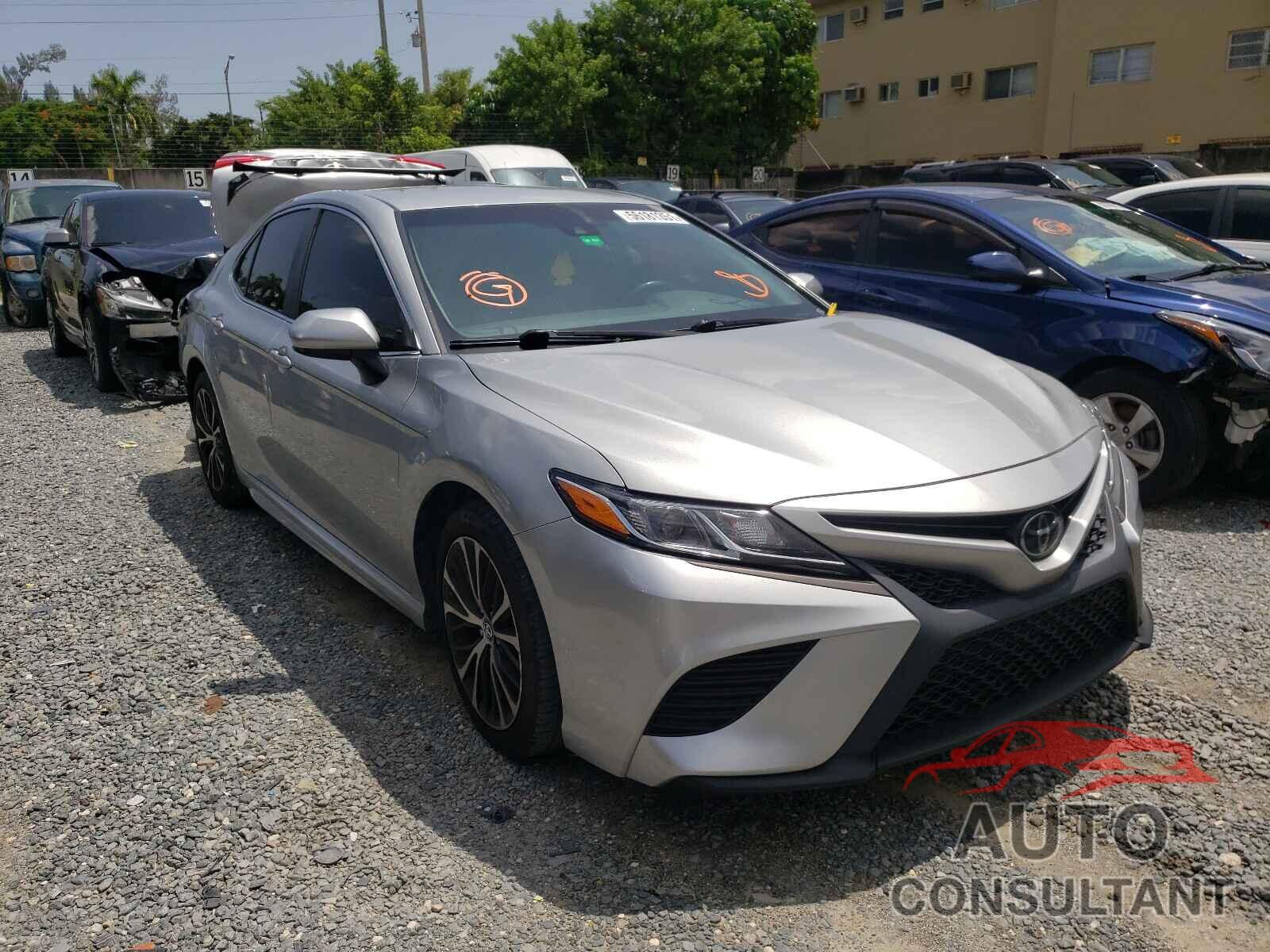 TOYOTA CAMRY 2018 - 4T1B11HKXJU612312