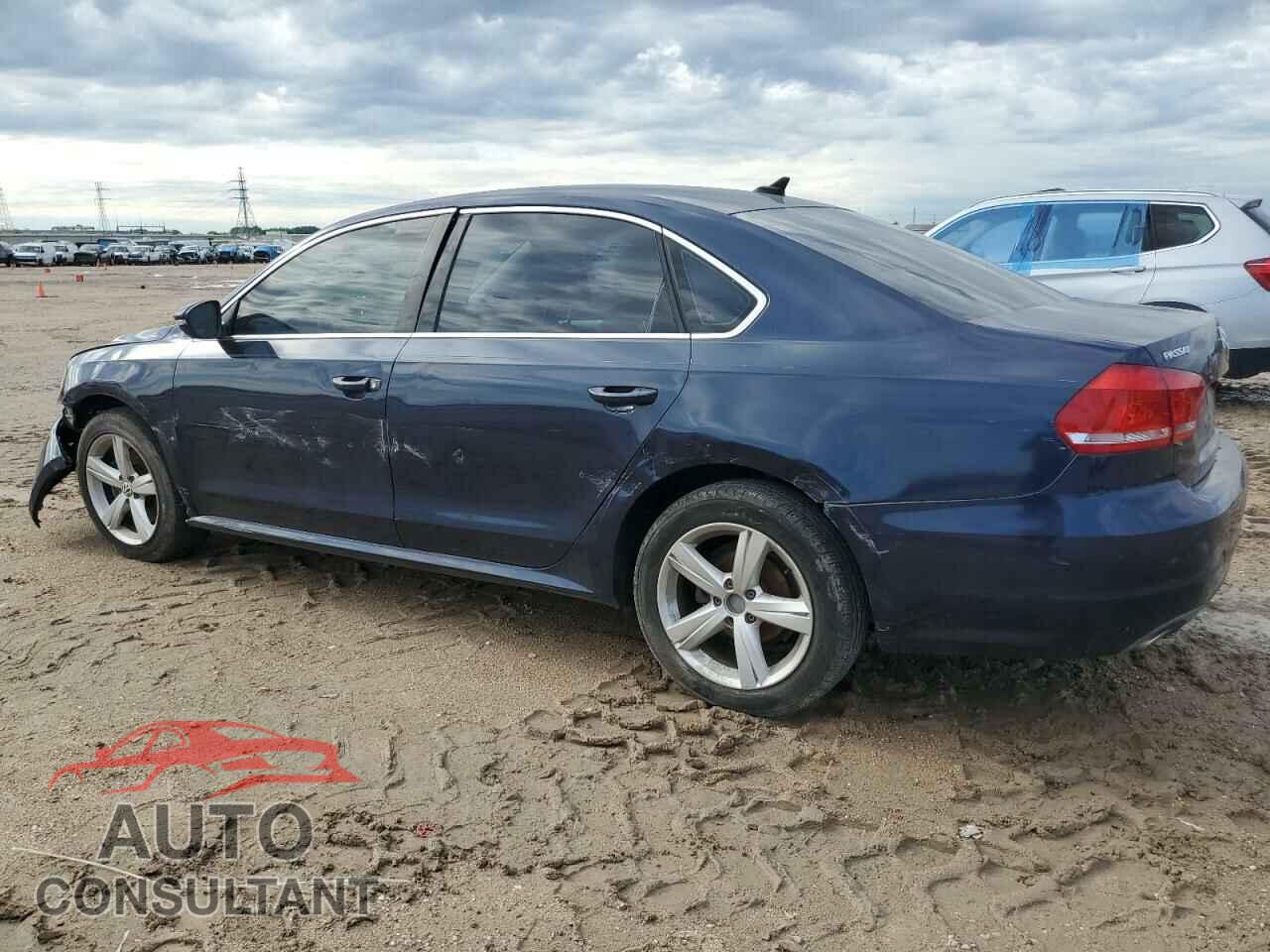 VOLKSWAGEN PASSAT 2012 - 1VWBH7A36CC085414