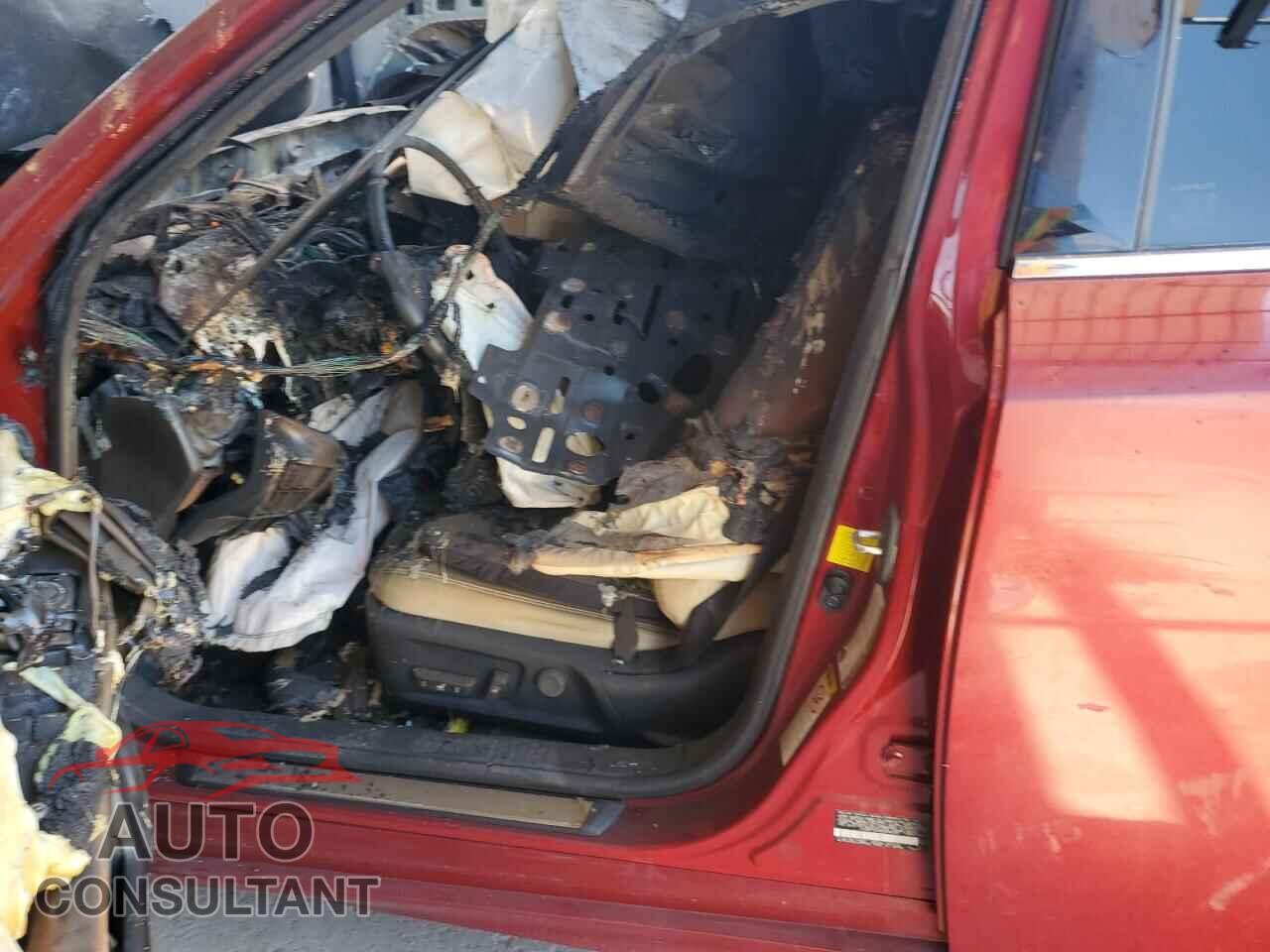 LEXUS IS 2014 - JTHBF1D24E5040535