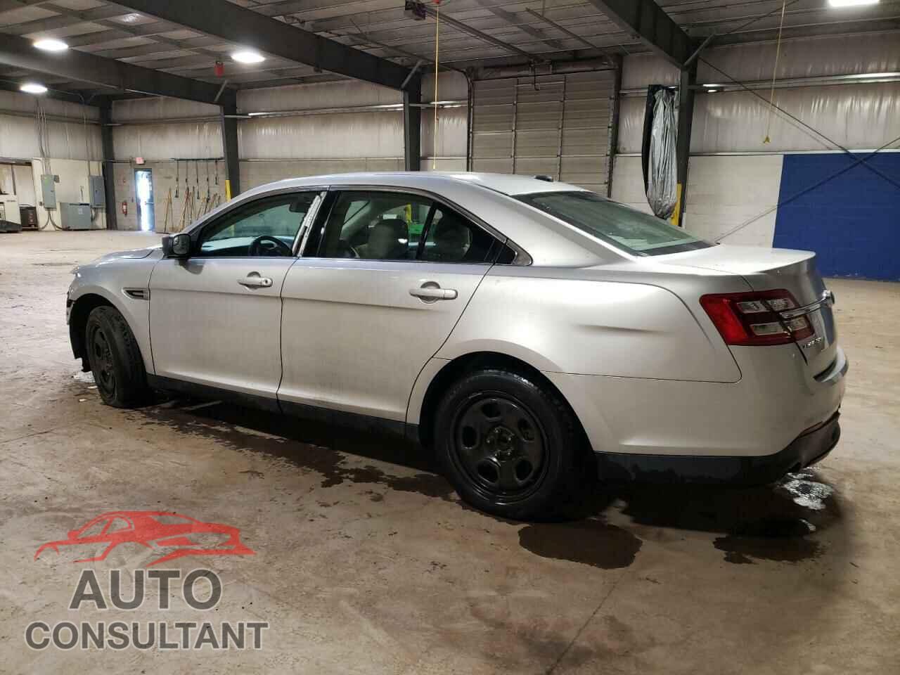 FORD TAURUS 2017 - 1FAHP2D82HG135984