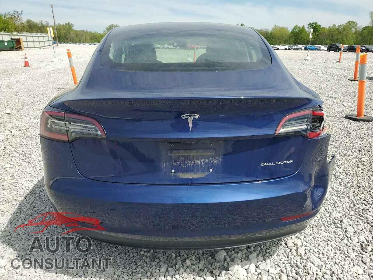 TESLA MODEL 3 2018 - 5YJ3E1EB3JF105357