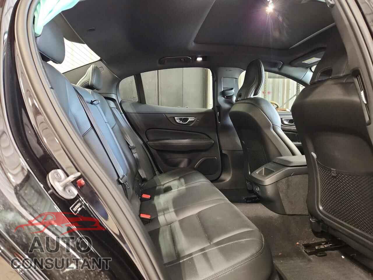 VOLVO S60 2023 - 7JRL12FT8PG235143