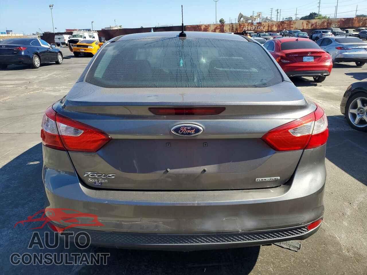 FORD FOCUS 2014 - 1FADP3E23EL453856