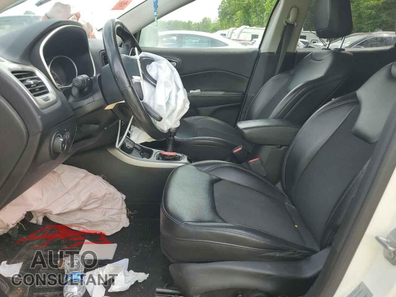 JEEP COMPASS 2017 - 3C4NJDBB1HT650656