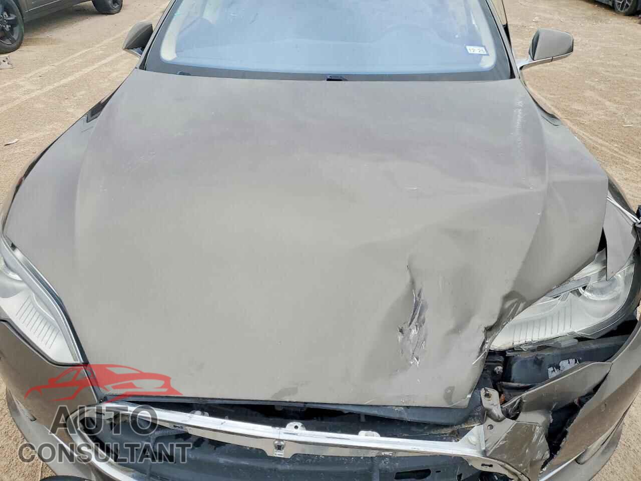 TESLA MODEL S 2015 - 5YJSA1E25FF110879