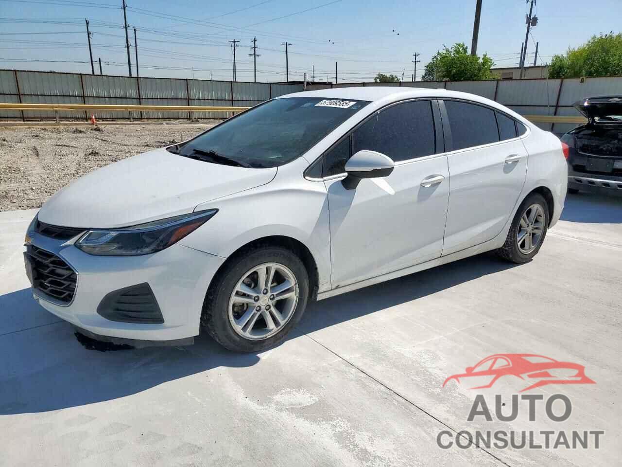 CHEVROLET CRUZE 2019 - 1G1BE5SM8K7147581