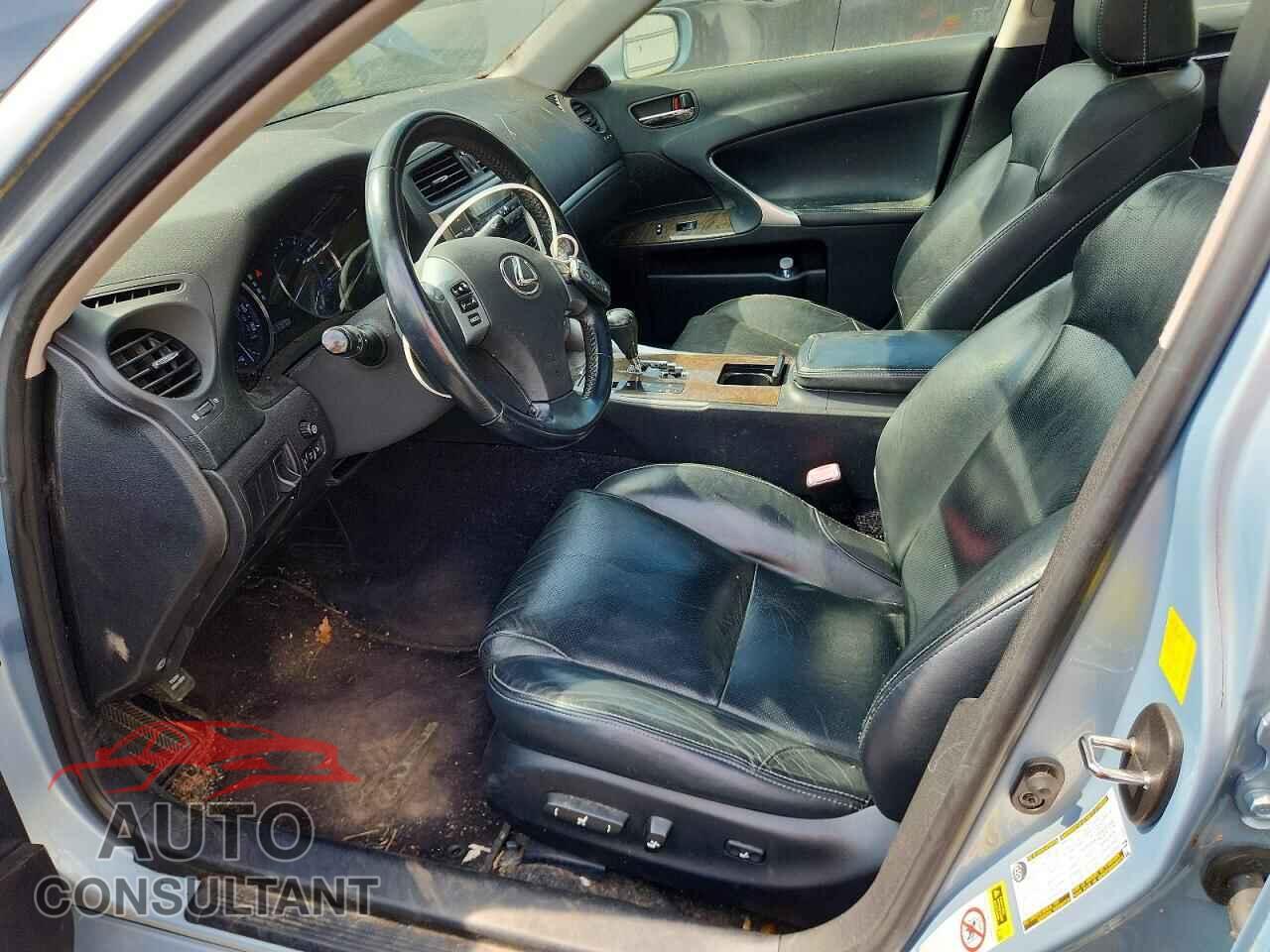 LEXUS IS 2011 - JTHCF5C25B5045834