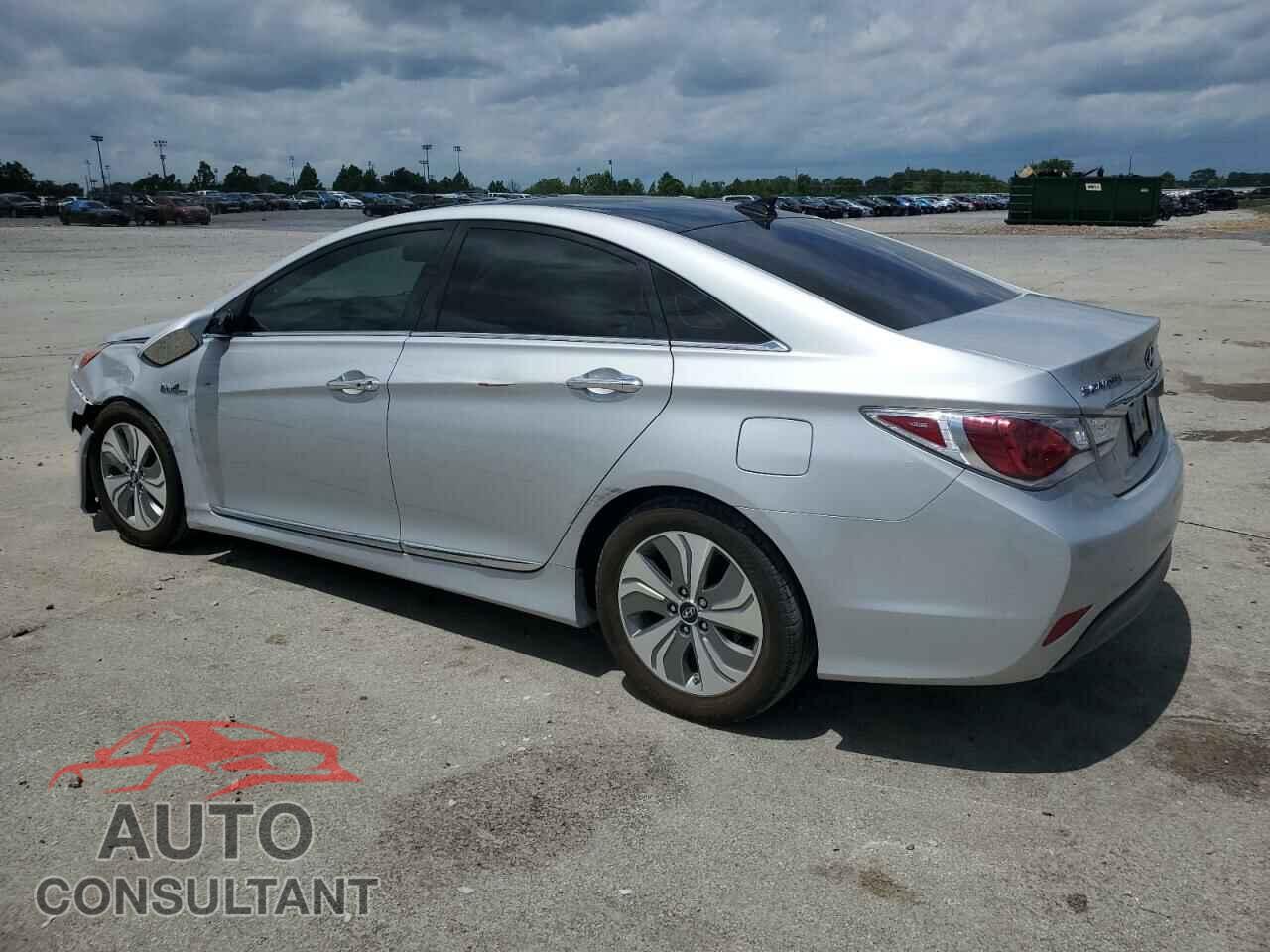 HYUNDAI SONATA 2015 - KMHEC4A42FA121441