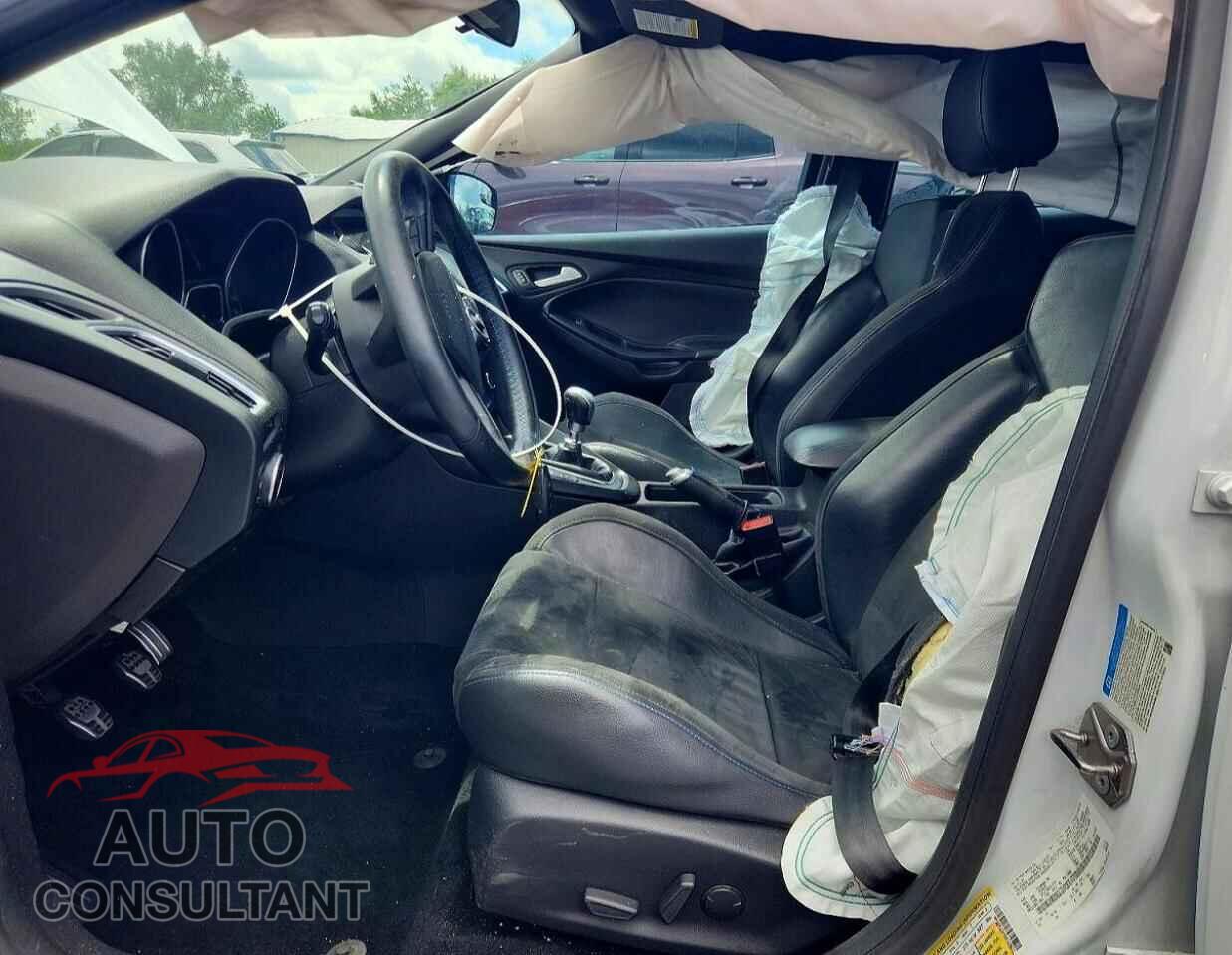 FORD FOCUS 2017 - WF0DP3TH5H4120877