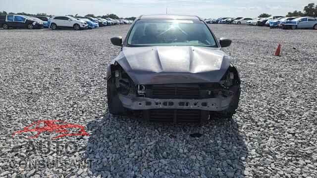 FORD FOCUS 2018 - 1FADP3E2XJL201922