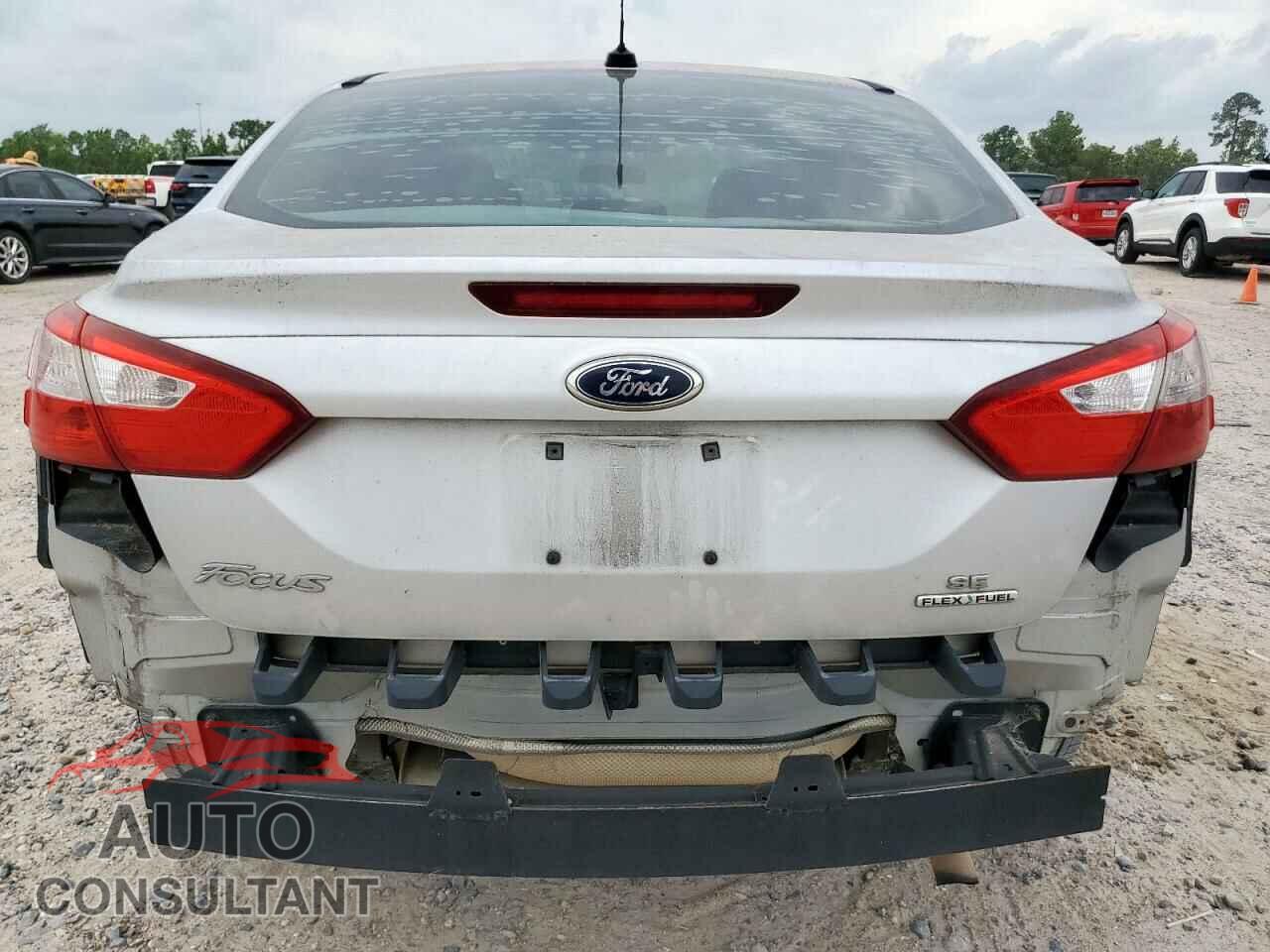 FORD FOCUS 2014 - 1FADP3F2XEL451486