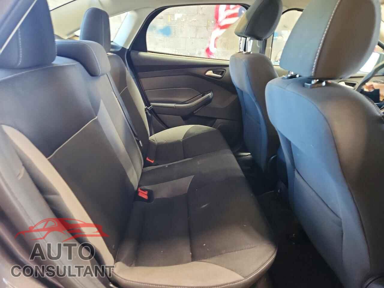 FORD FOCUS 2014 - 1FADP3F26EL142727