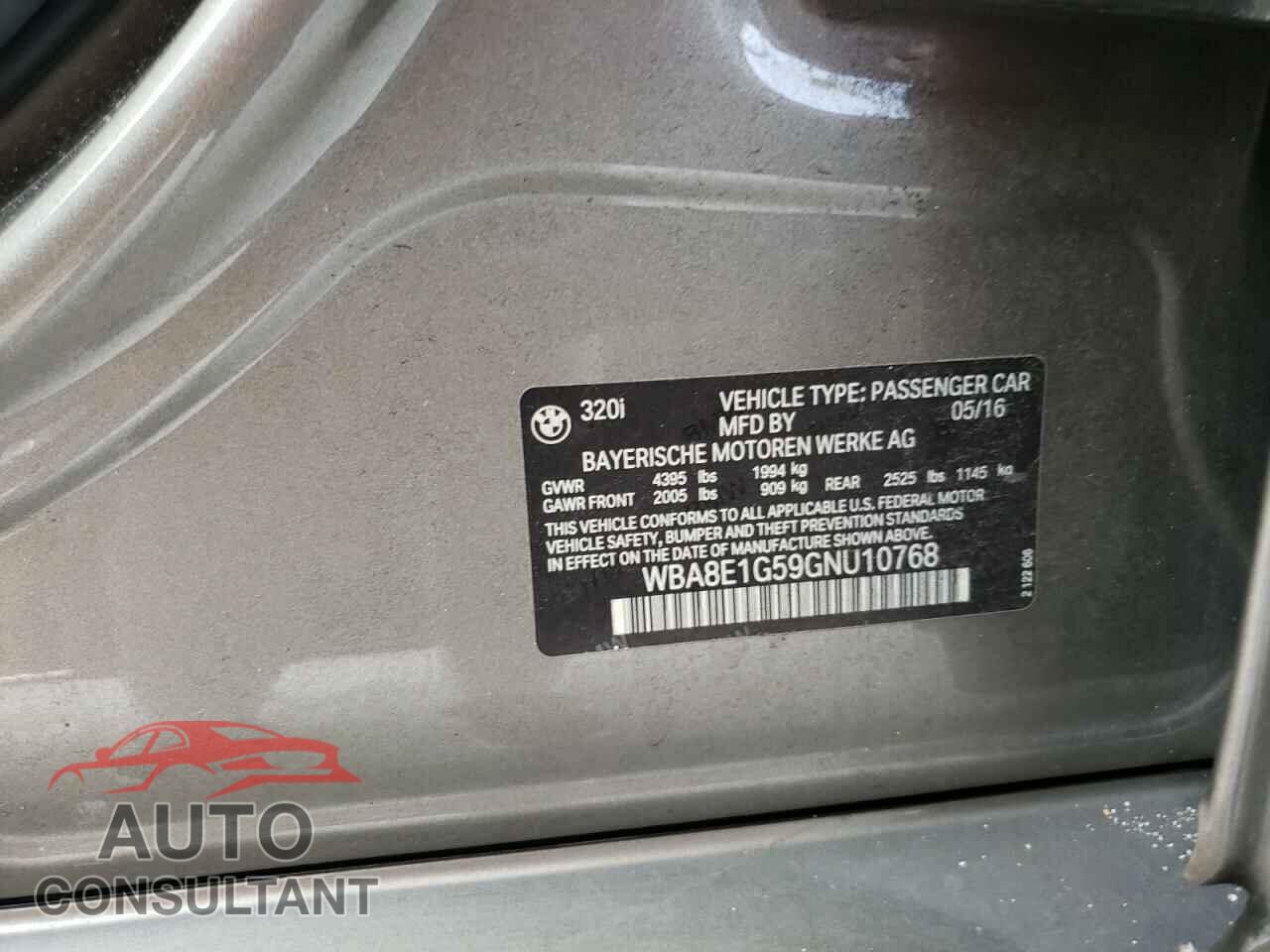 BMW 3 SERIES 2016 - WBA8E1G59GNU10768