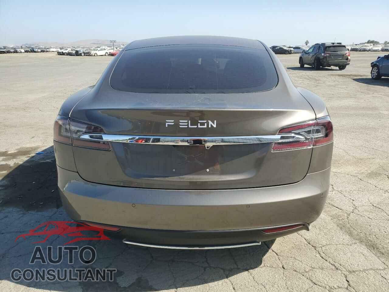 TESLA MODEL S 2015 - 5YJSA1E23FF102165