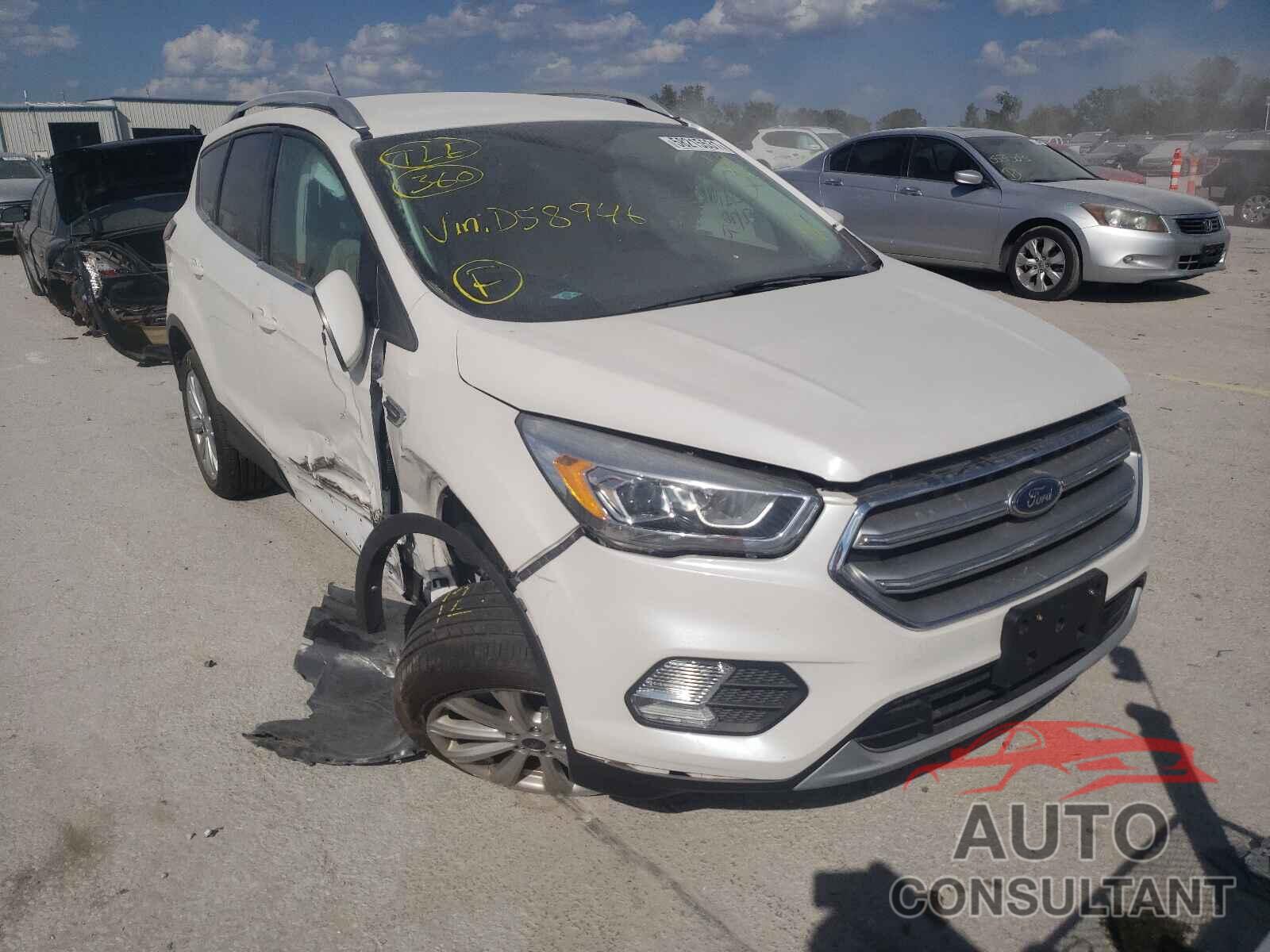 FORD ESCAPE 2017 - 1FMCU9J92HUD58946