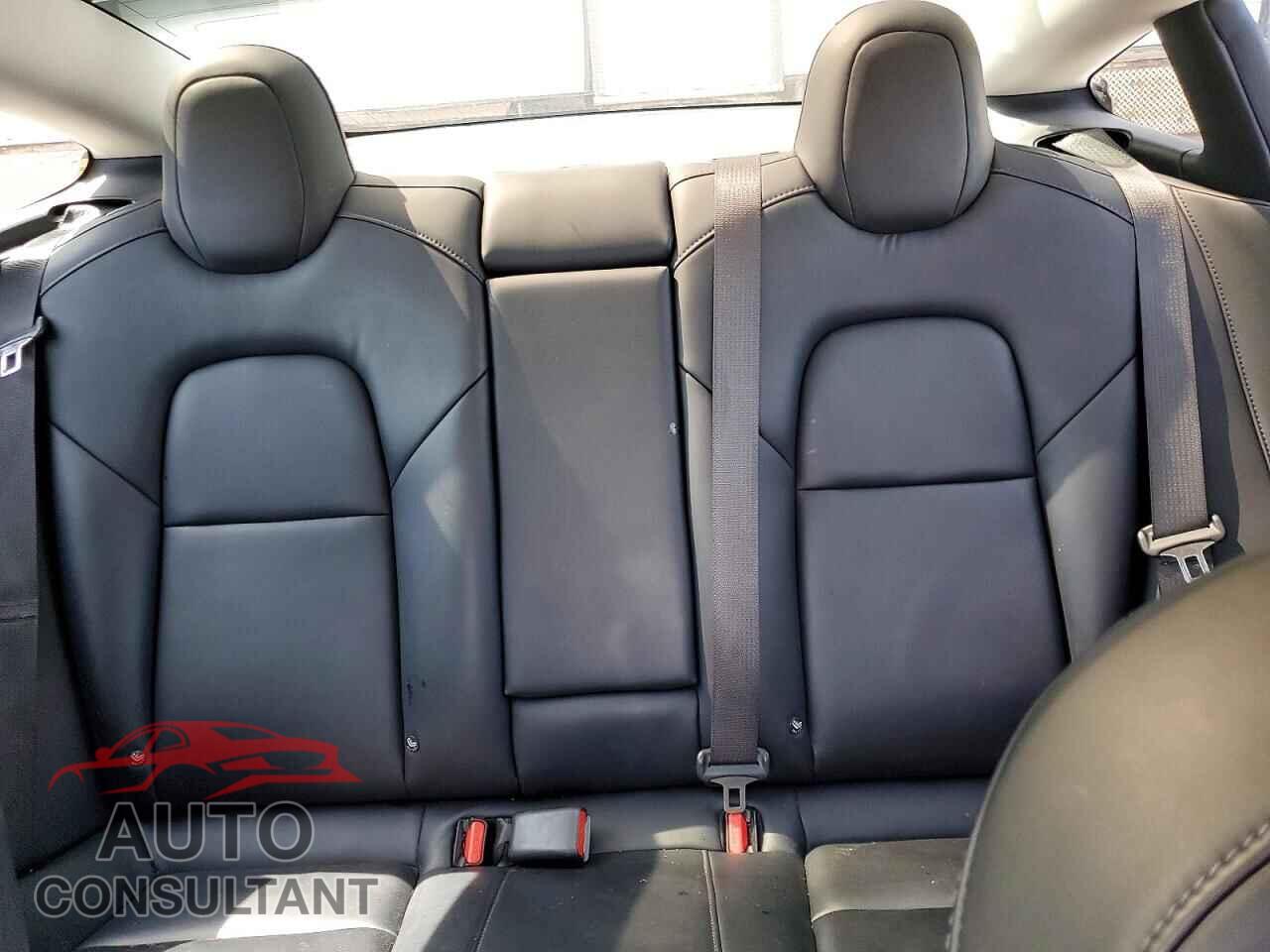 TESLA MODEL 3 2018 - 5YJ3E1EA5JF035206