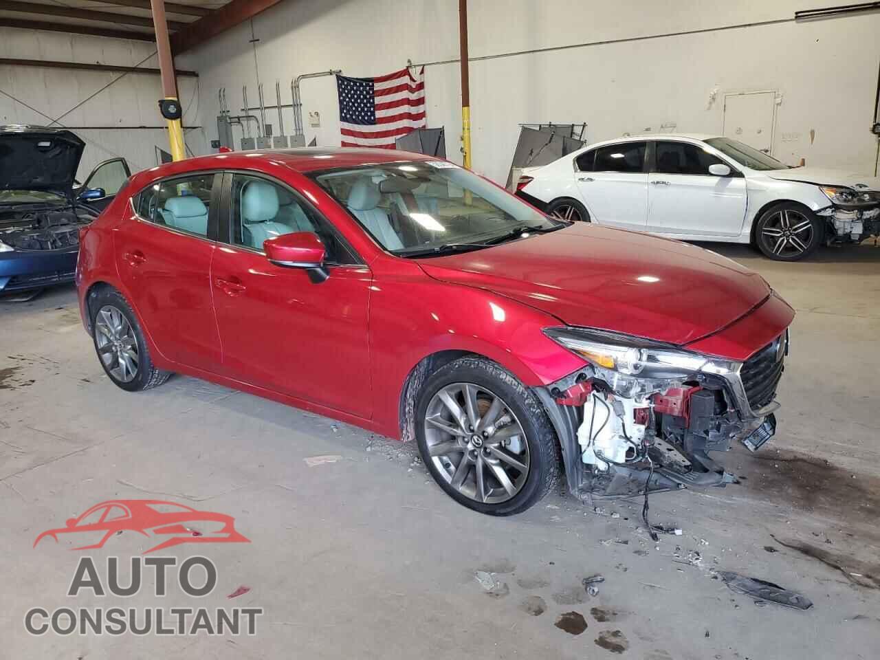 MAZDA 3 2018 - 3MZBN1M3XJM228880