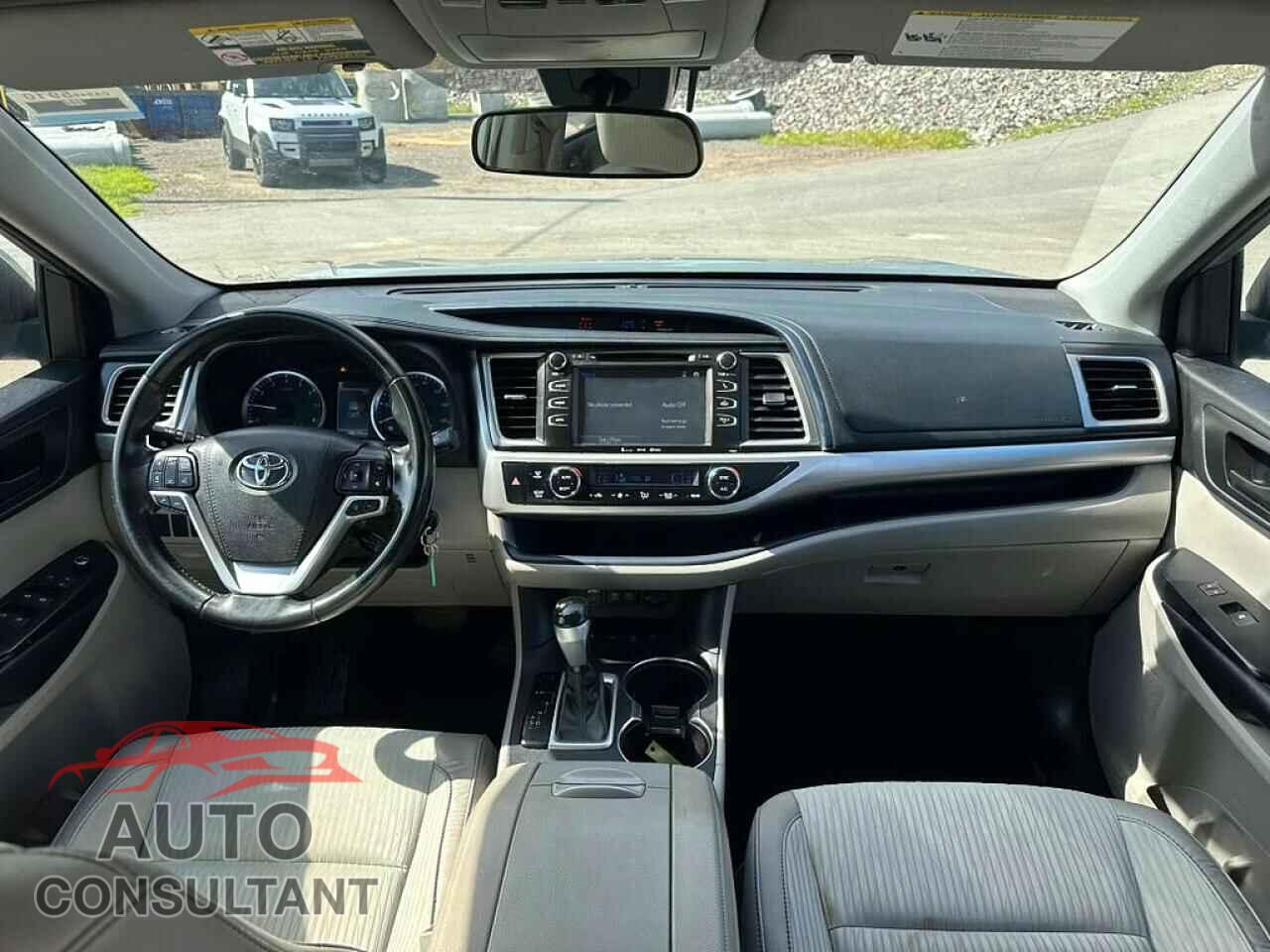 TOYOTA HIGHLANDER 2018 - 5TDBZRFH4JS906070
