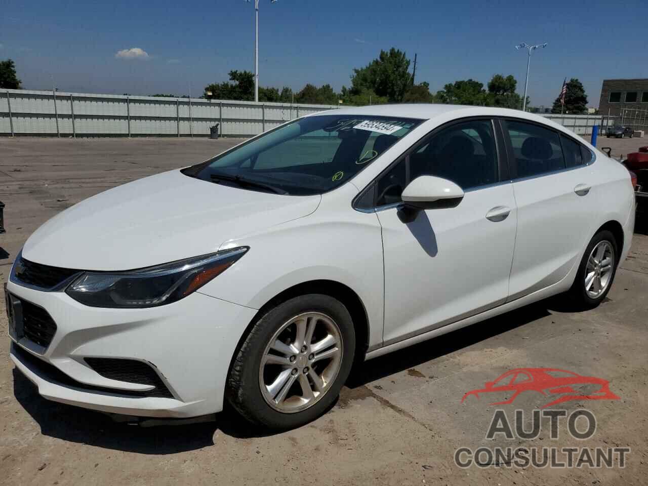 CHEVROLET CRUZE 2018 - 1G1BE5SM6J7109409