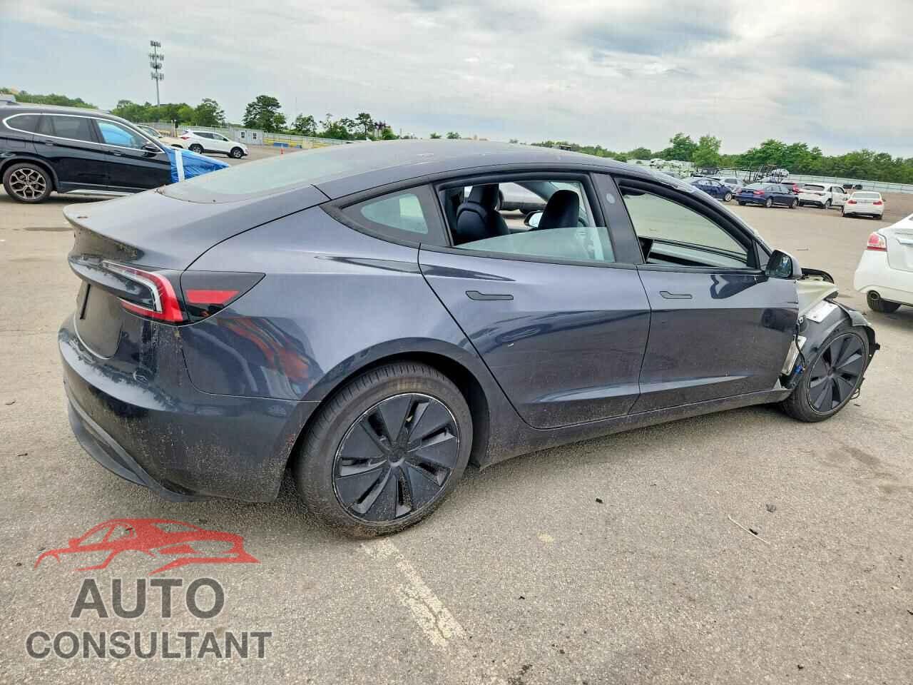TESLA MODEL 3 2024 - 5YJ3E1EA3RF872595
