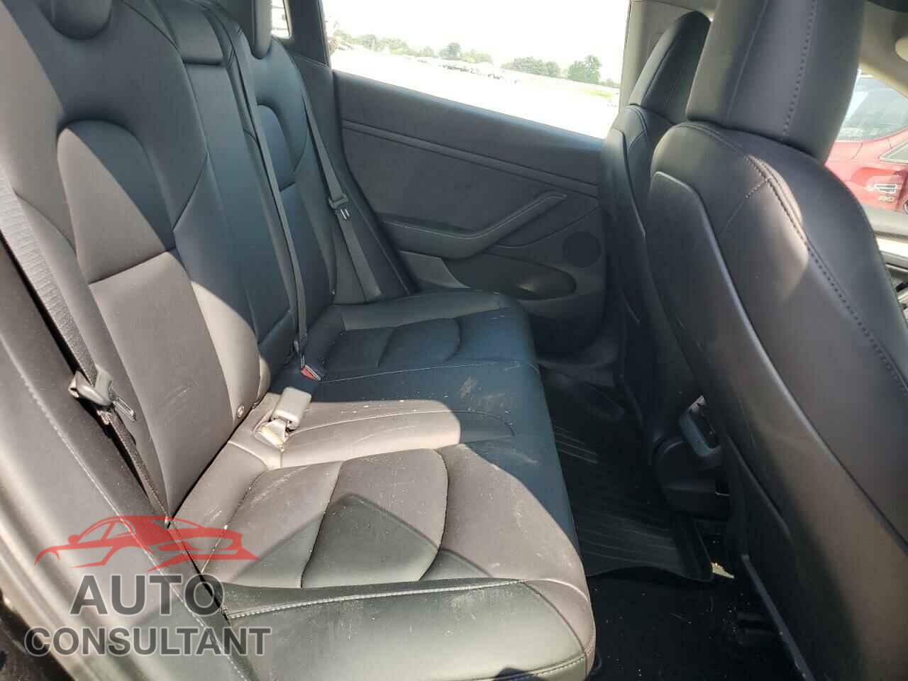 TESLA MODEL 3 2021 - 5YJ3E1EAXMF016820