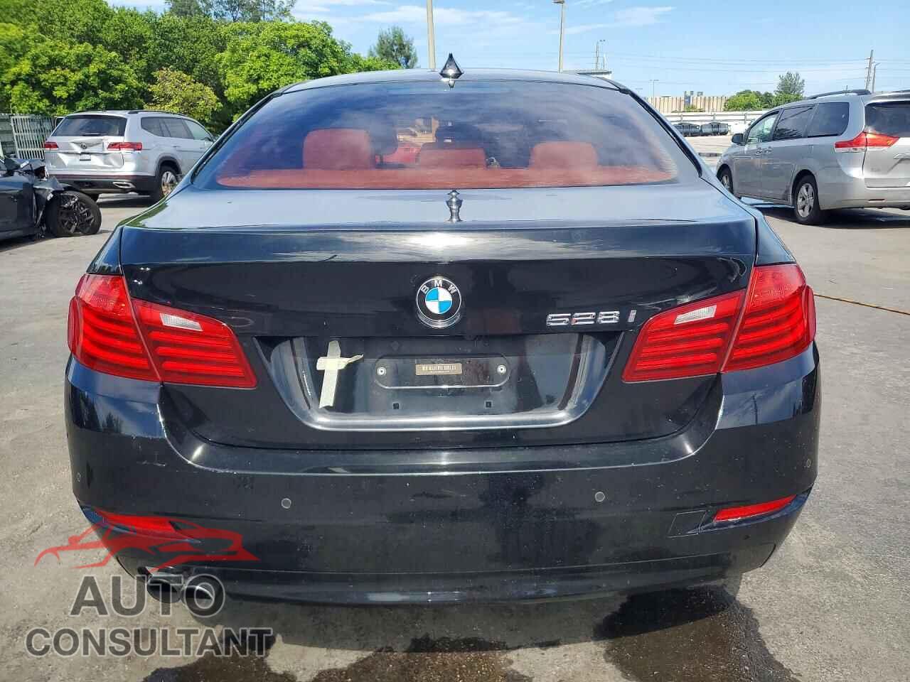 BMW 5 SERIES 2015 - WBA5A5C58FD513423