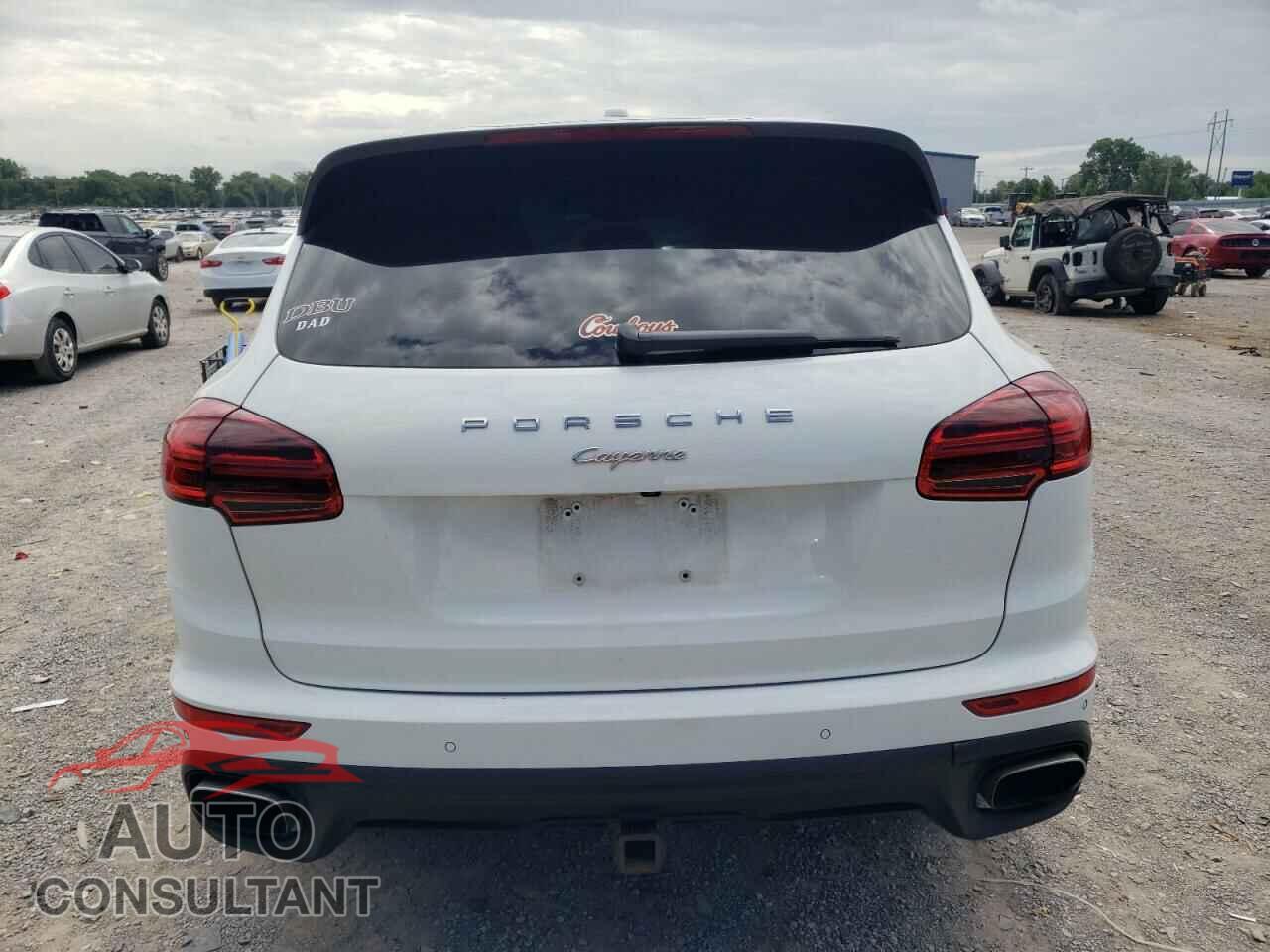 PORSCHE CAYENNE 2017 - WP1AA2A27HKA85981