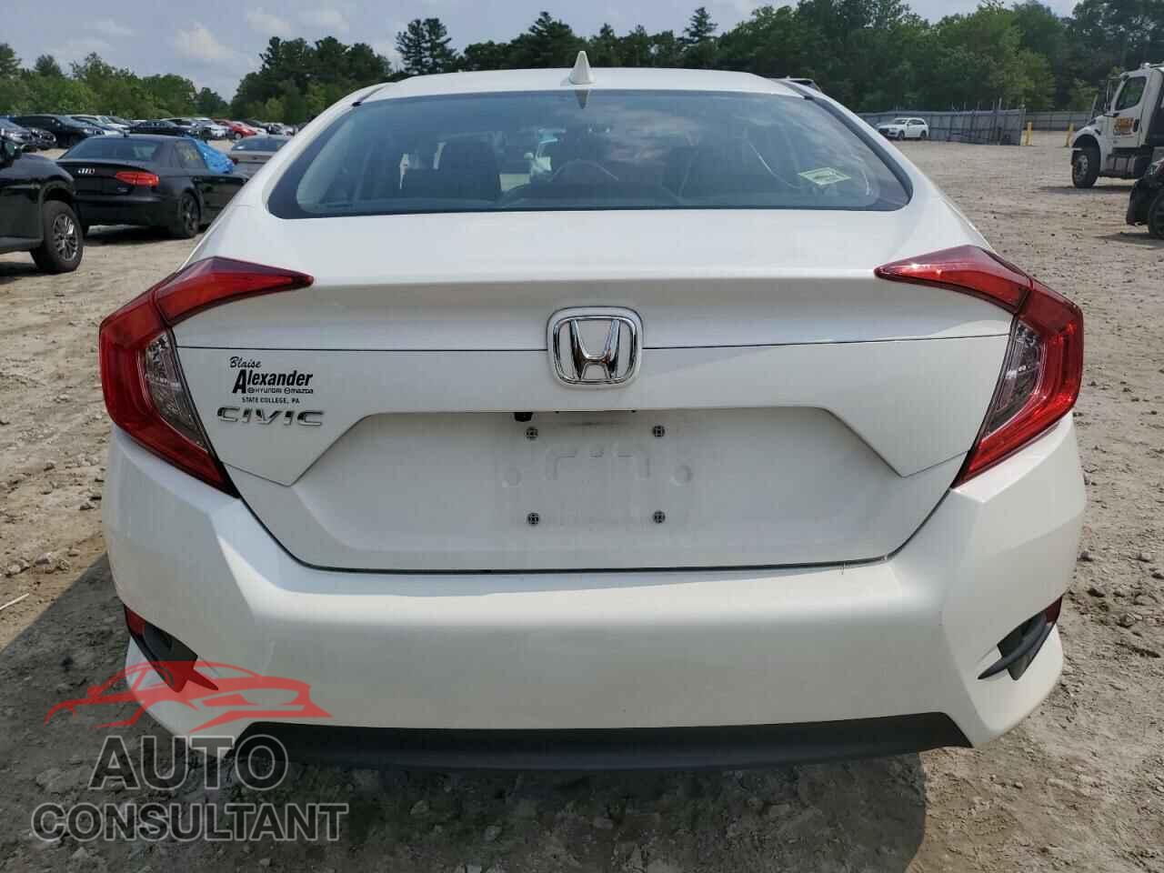 HONDA CIVIC 2018 - 2HGFC2F77JH521300
