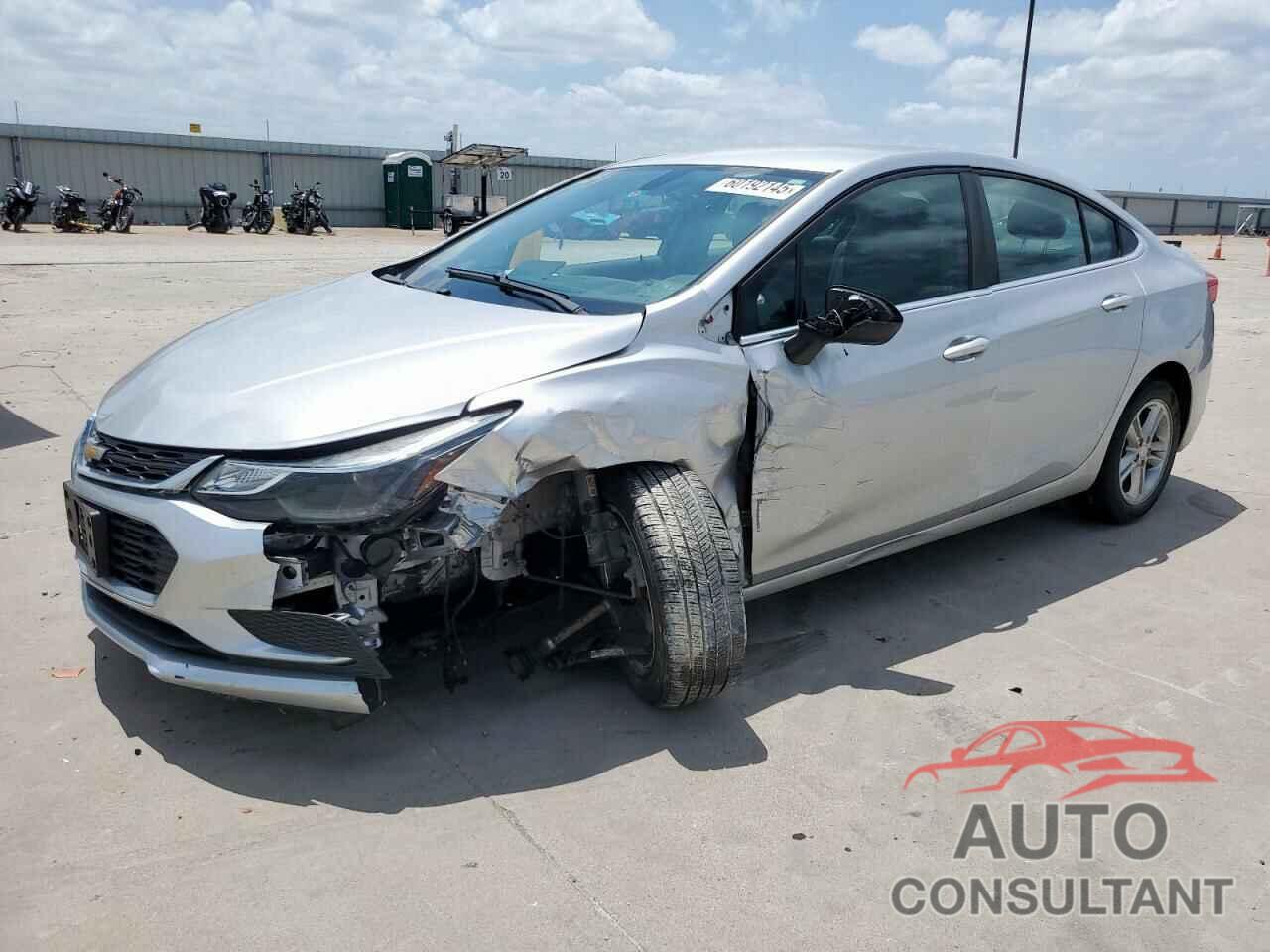 CHEVROLET CRUZE 2018 - 1G1BE5SM0J7179150