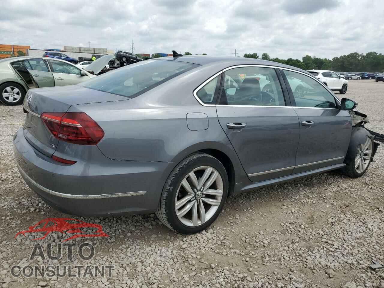 VOLKSWAGEN PASSAT 2017 - 1VWGT7A32HC027862