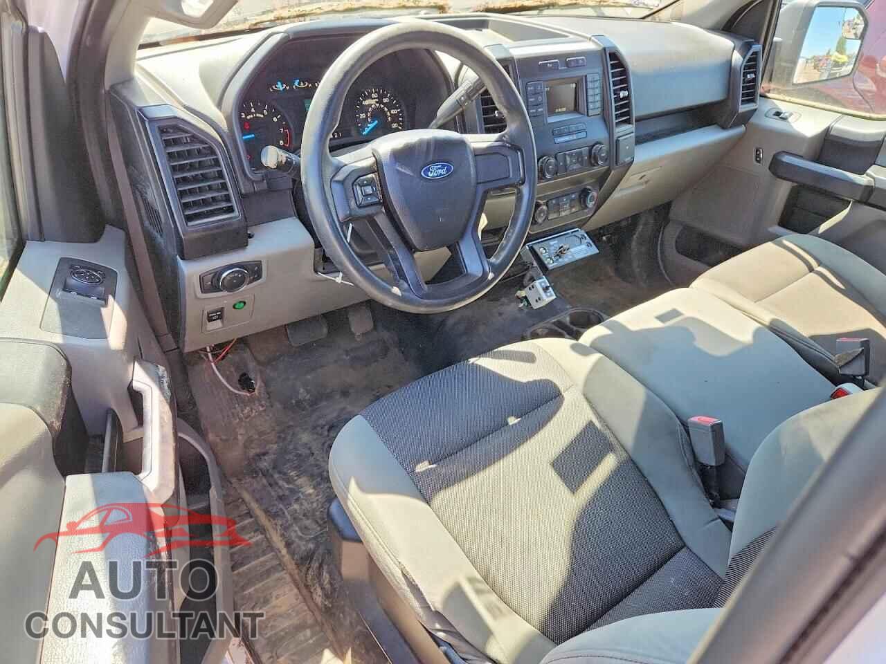 FORD F150 2019 - 1FTMF1CB1KKE52694