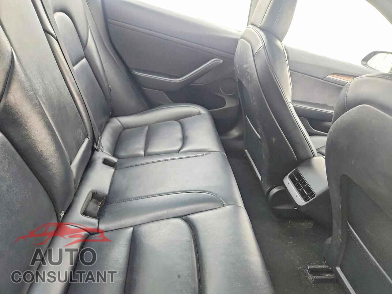TESLA MODEL 3 2022 - 5YJ3E1EA9NF187673