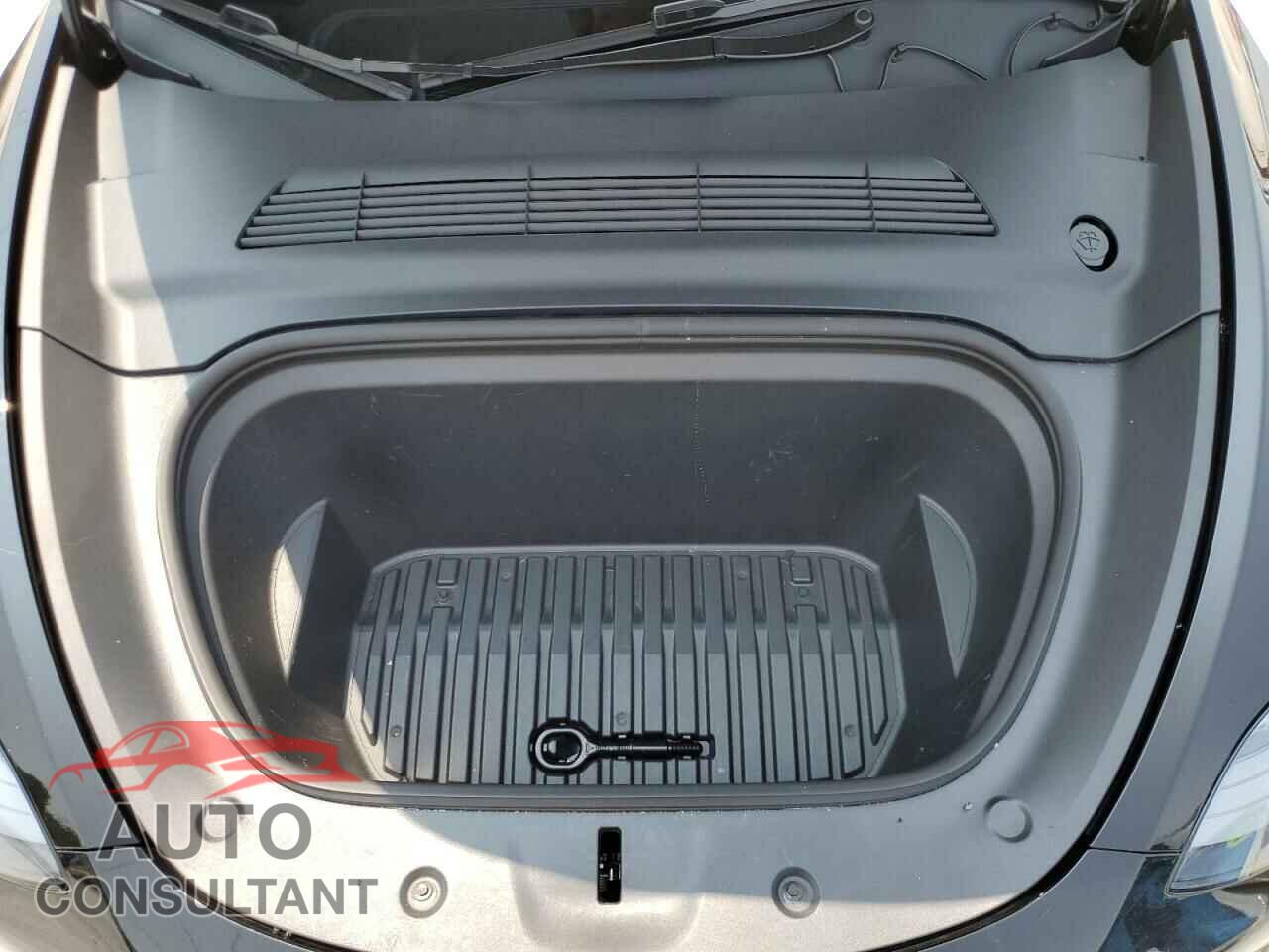 TESLA MODEL Y 2025 - 7SAYGAEE0SF287016