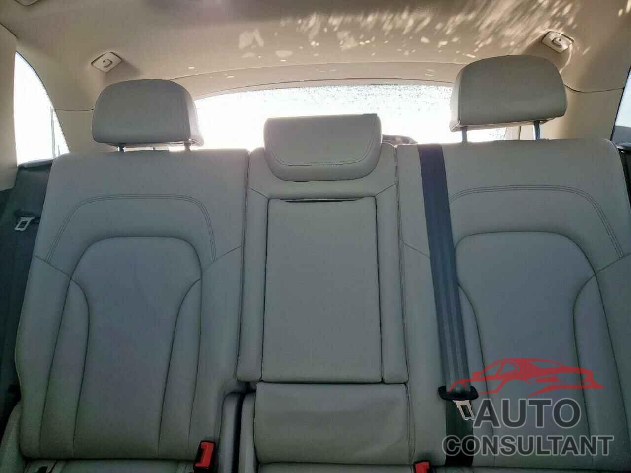 AUDI Q5 2012 - WA1LFAFP7CA010023