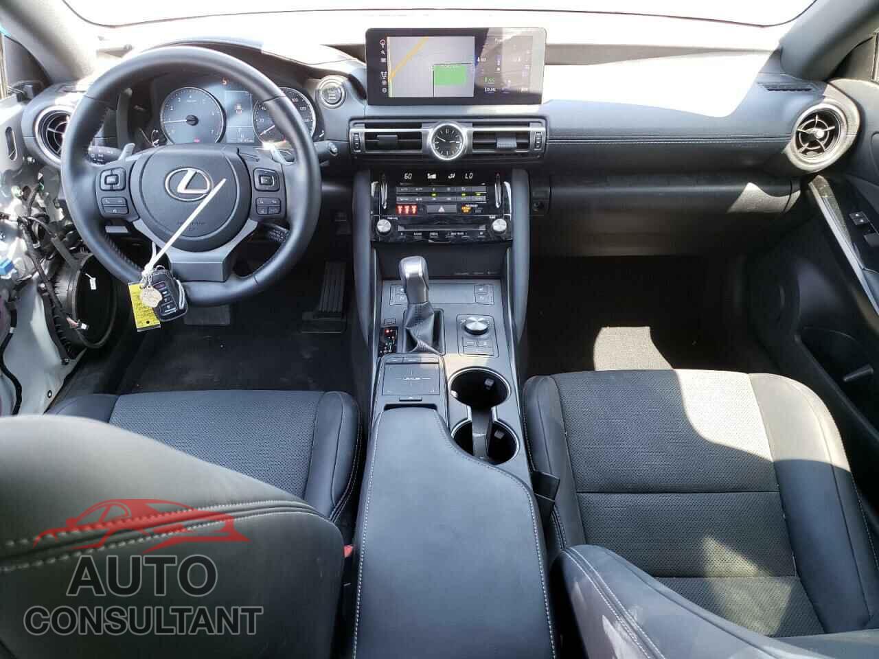 LEXUS IS 2021 - JTHCA1D22M5110180