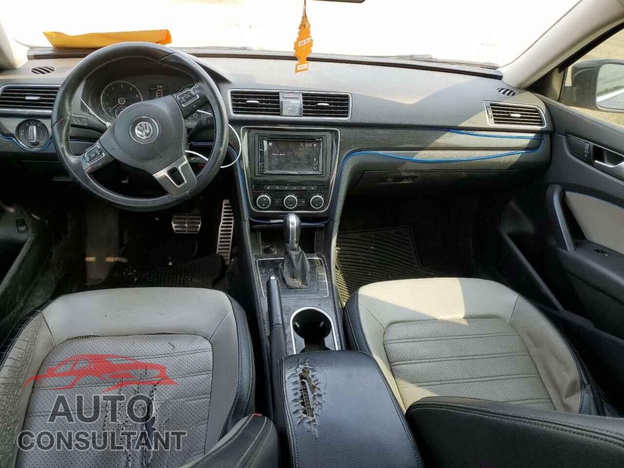 VOLKSWAGEN PASSAT 2015 - 1VWBS7A32FC081740