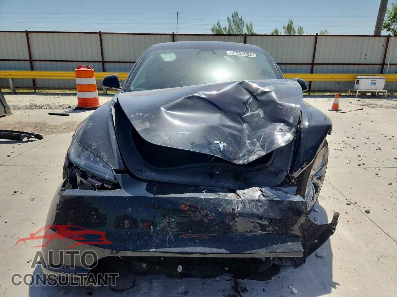 TESLA MODEL 3 2025 - 5YJ3E1EB3SF918764