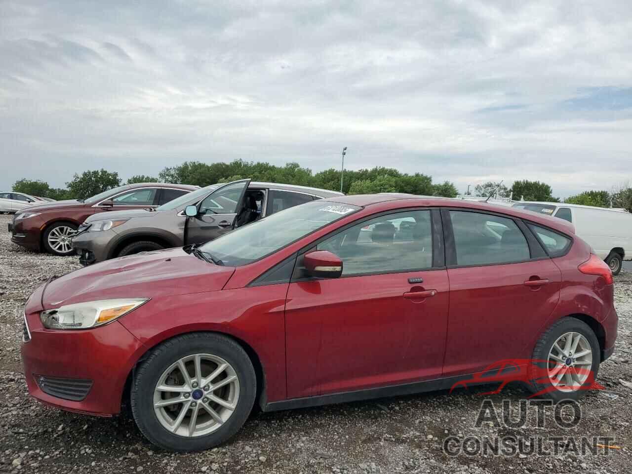 FORD FOCUS 2015 - 1FADP3K22FL211517