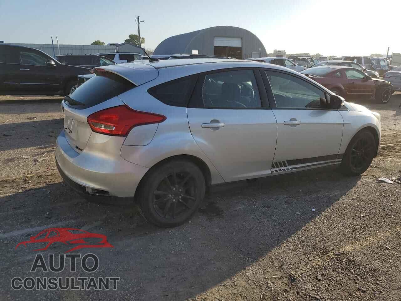 FORD FOCUS 2016 - 1FADP3K28GL270752
