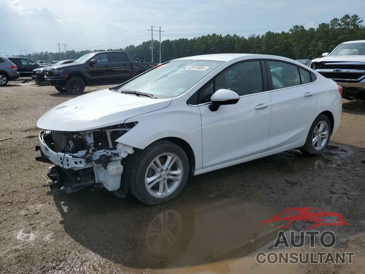 CHEVROLET CRUZE 2018 - 1G1BE5SM1J7157884