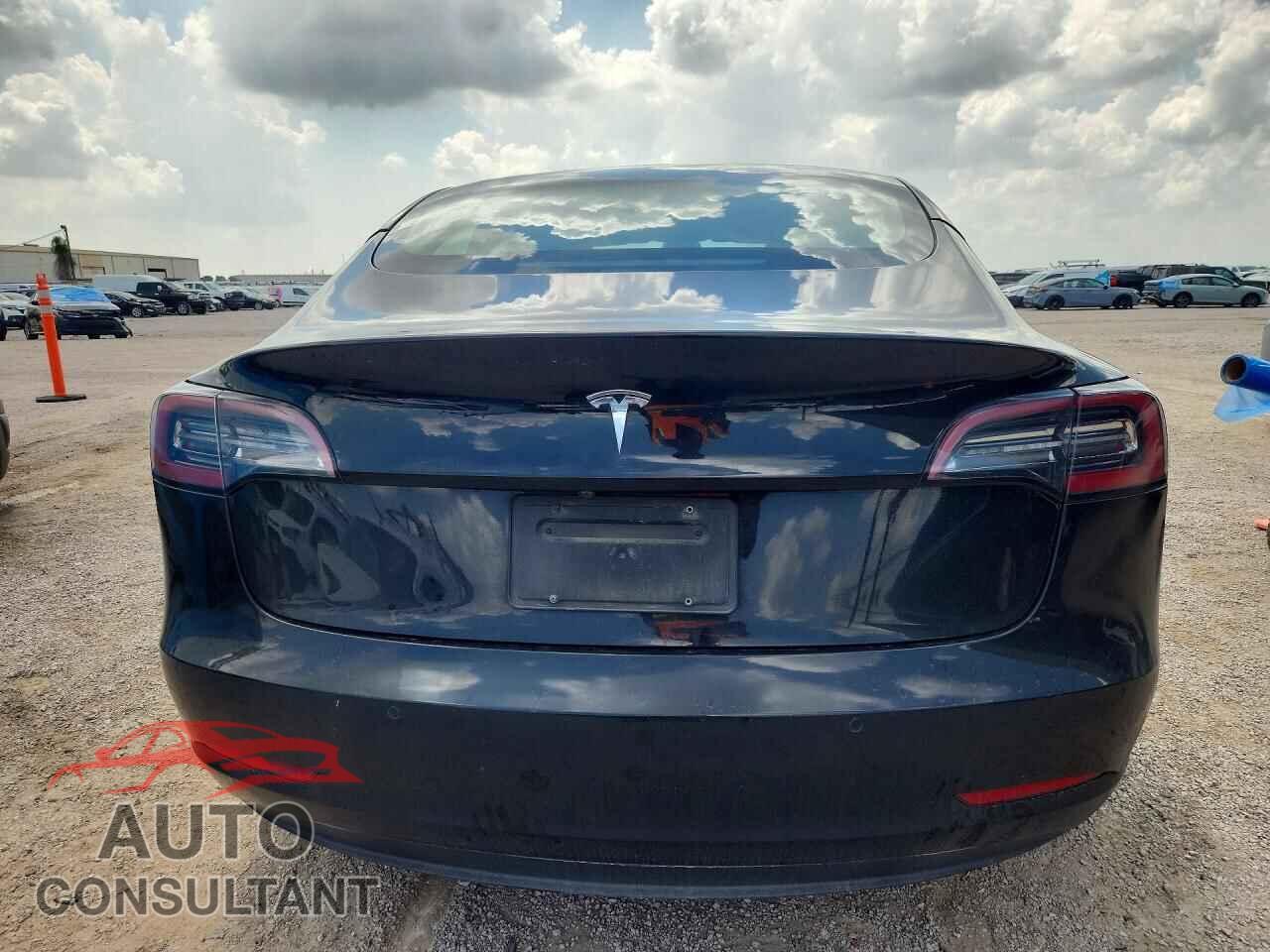 TESLA MODEL 3 2022 - 5YJ3E1EA7NF187719