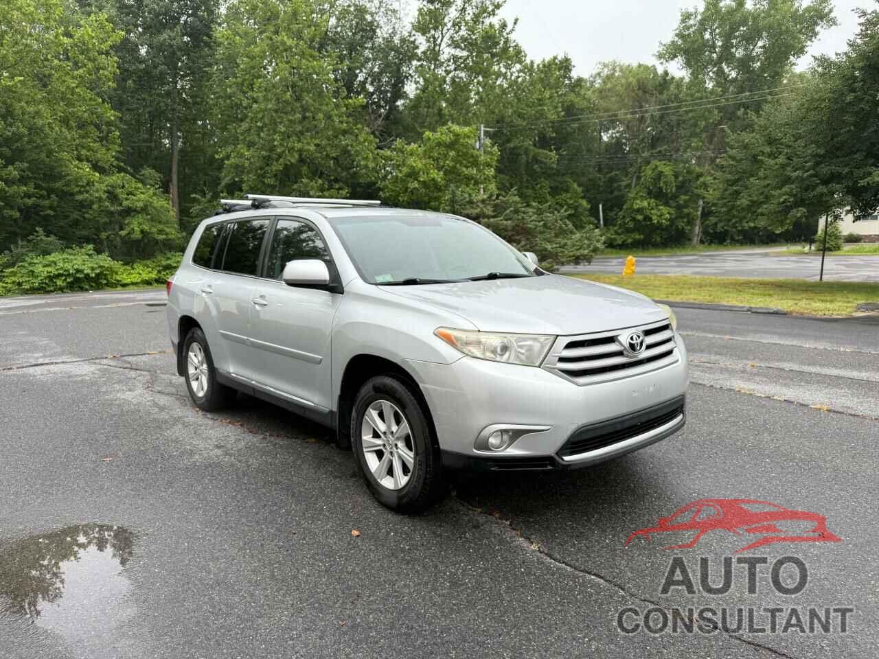 TOYOTA HIGHLANDER 2011 - 5TDBK3EHXBS082287